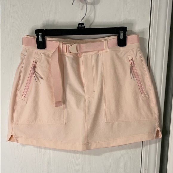 Outdoor Voices RecTrek NWOT Belted Skirt Zipper Pockets Sz Medium Pink Seashell - Picture 2 of 10